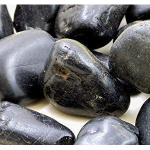 Piedras pulidas negras